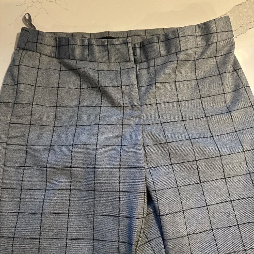 AMANDA & CHELSEA grey checkered midrise ankle pant, size 8, inseam 25